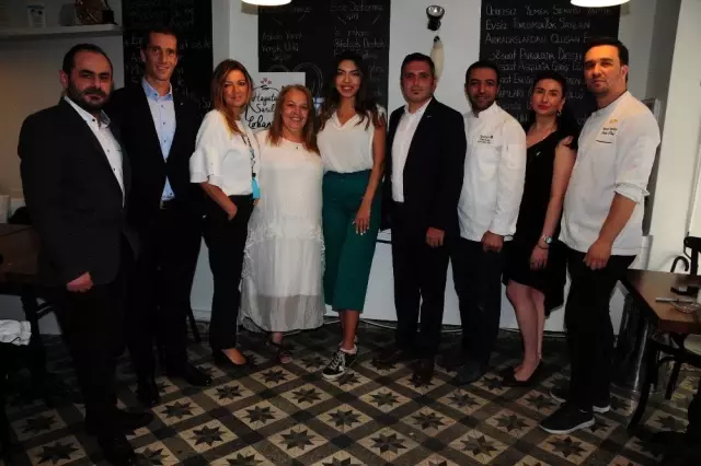 Ünlü otellerin şefleri, Hayata Sarıl Lokantasında evsizler için yemek pişirdi Ünlü otellerin şefleri, Hayata Sarıl Lokantasında evsizler için yemek pişirdi