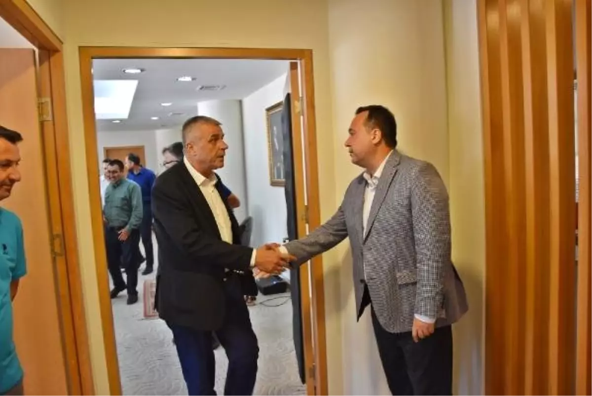 Akhisar'da buzlar eridi