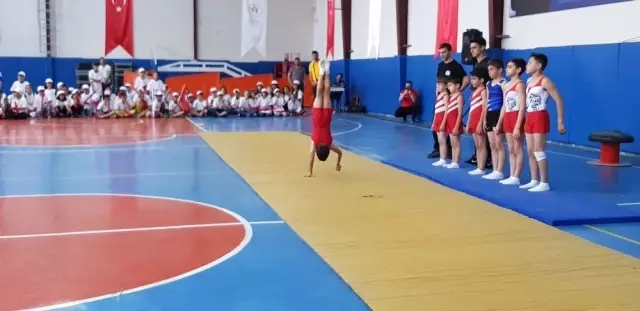 Develi'de Yaz Spor Okulları Muhteşem Gösterilerle Açıldı Develi'de Yaz Spor Okulları Muhteşem Gösterilerle Açıldı