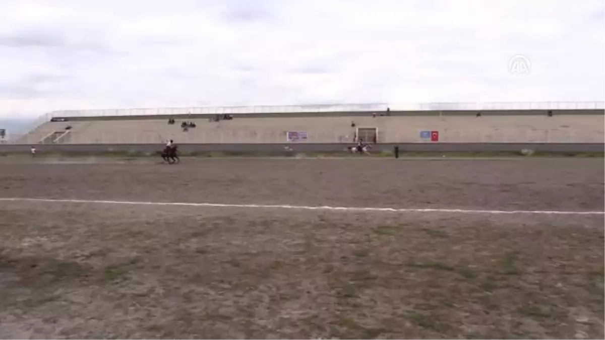 Erzurum'da atlı cirit heyecanı