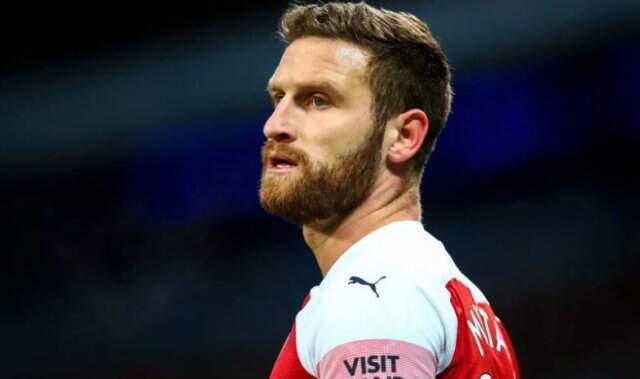 Fenerbahçe'de Arsenalli oyuncu Mustafi harekatı
