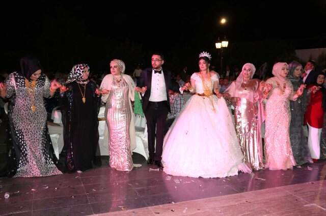 Geline 5 kilogram altın, damada 500 bin lira takıldı!