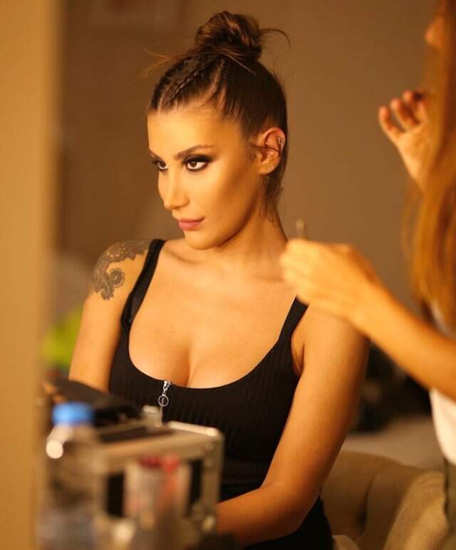 İrem Derici'den ilginç yorum: Abla tezeğini yiyeyim!