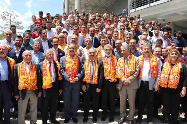 Kayserispor'da Başkan Erol Bedir güven tazeledi
