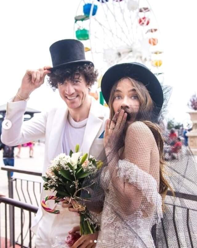 Nikahtan sonra hamile olduğunu açıklayan Müge Boz, gelen eleştirilere sert çıktı