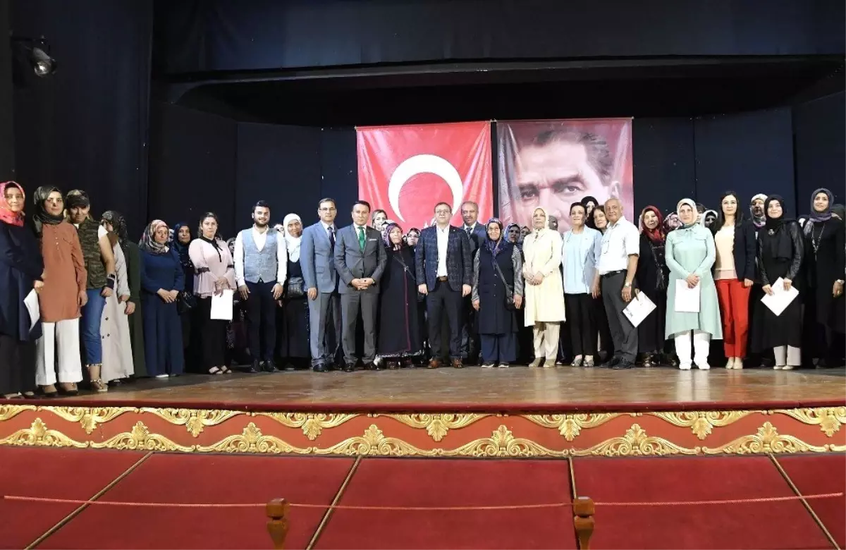 Okudular, yazdılar, sertifikalarını aldılar