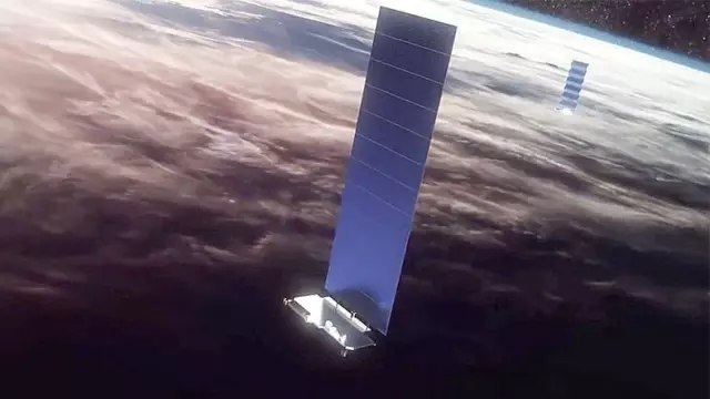 SpaceX, Uzaydaki 60 Starlink Uydusundan 3 Tanesiyle İletişimin Koptuğunu Açıkladı SpaceX, Uzaydaki 60 Starlink Uydusundan 3 Tanesiyle İletişimin Koptuğunu Açıkladı