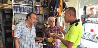 Murat Ünal: Trafik polisleri vatandaşları yaya öncülüğü için bilgilendirmeye devam ediyor Murat Ünal: Trafik polisleri vatandaşları yaya öncülüğü için bilgilendirmeye devam ediyor