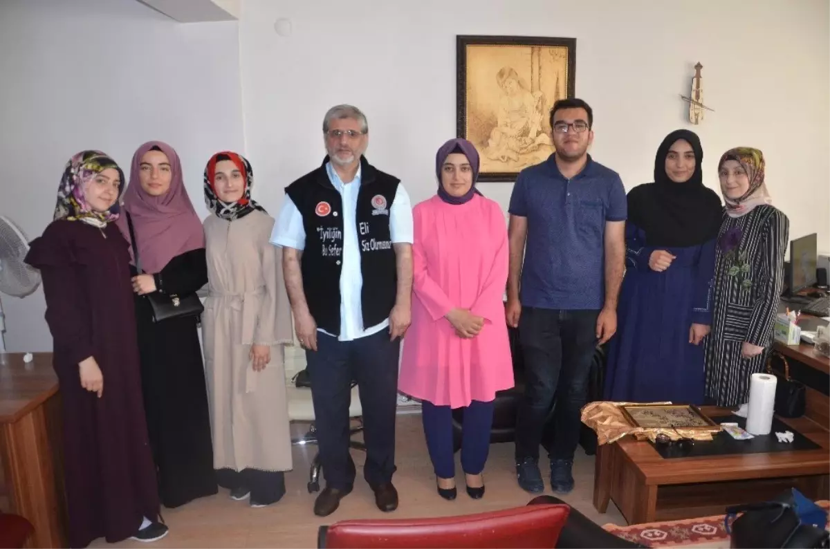 TÜBİTAK yarışmasında yarı finale kalan öğrencilerden Yetimler Kervanı'na ziyaret