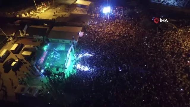 Aleyna Tilki'den 30 bin kişiye dev konser Aleyna Tilki'den 30 bin kişiye dev konser