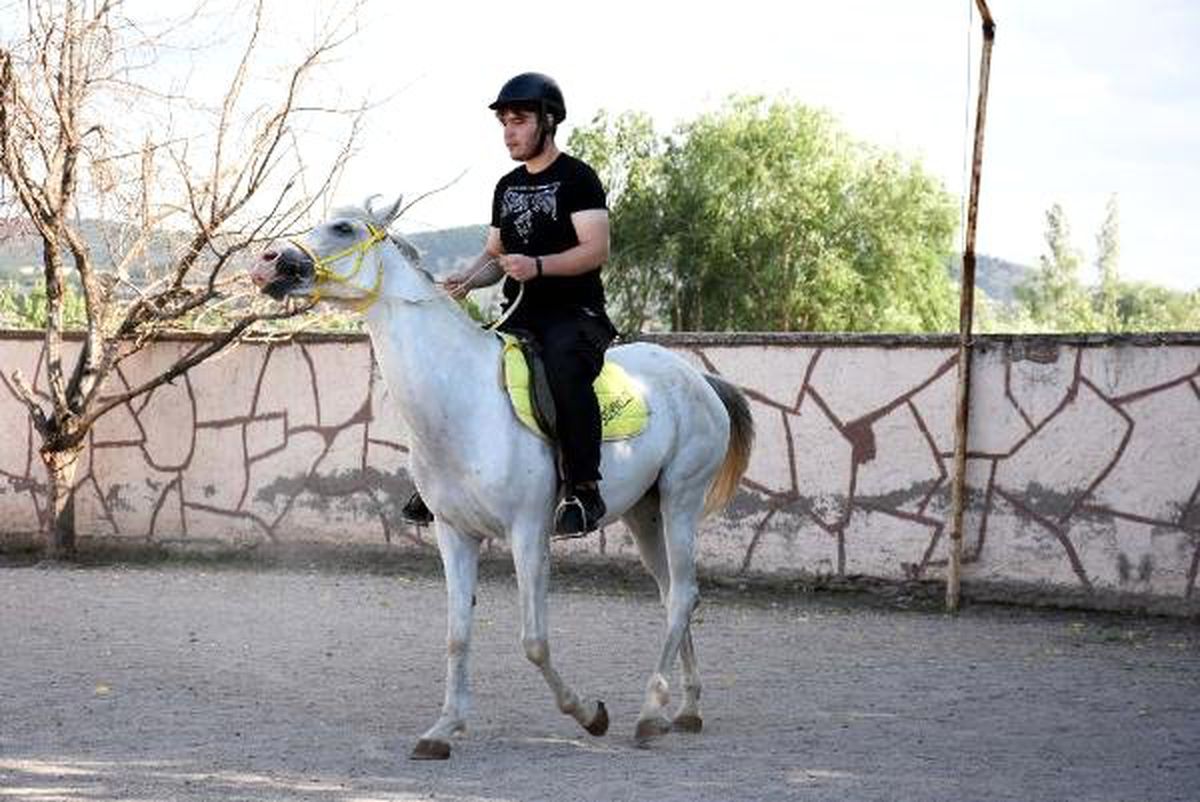Düzenli sporla 5 ayda 54 kilo verdi