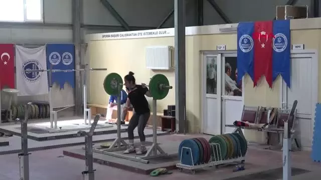 KOCAELİ HALTER ERKEK SPORU, SEN YAPAMAZSIN' DEDİLER, ŞİMDİ OLİMPİYATLARI HEDEFLİYOR KOCAELİ HALTER ERKEK SPORU, SEN YAPAMAZSIN' DEDİLER, ŞİMDİ OLİMPİYATLARI HEDEFLİYOR