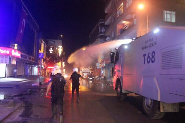 Küçükçekmece'deki küçük kıza taciz iddiası vatandaşları sokağa döktü: 1 gözaltı