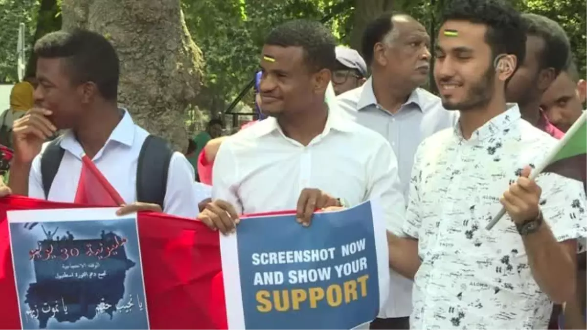 Sudanlılar'dan darbe protestosu