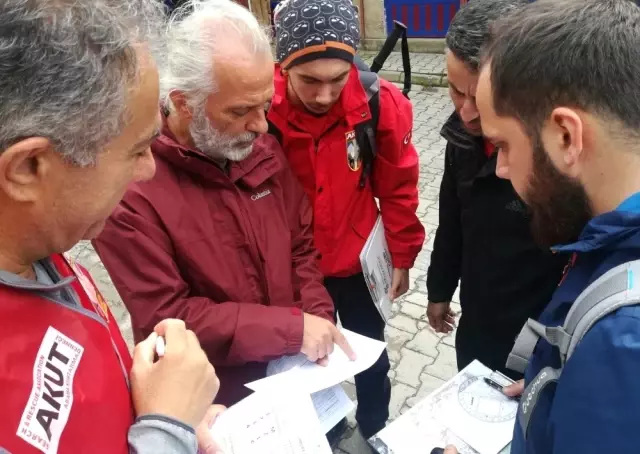 AKUT hem hayat kurtarıyor hem eğitimlere devam ediyor AKUT hem hayat kurtarıyor hem eğitimlere devam ediyor