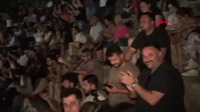 ANTALYA Bin yıllık Antik Tiyatro'da türkü şöleni