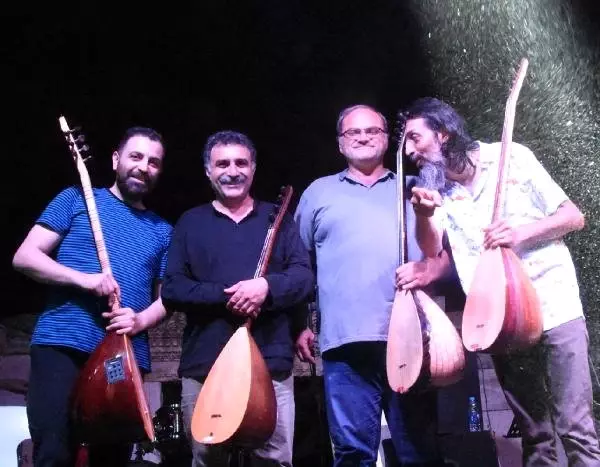Bin yıllık Antik Tiyatro'da türkü şöleni Bin yıllık Antik Tiyatro'da türkü şöleni