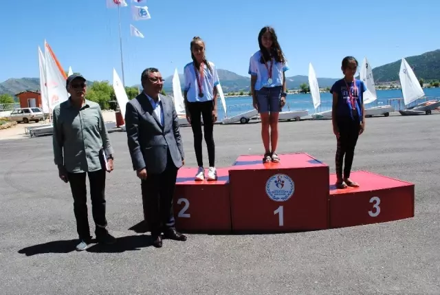 Eğirdir'de Kabotaj Bayramı'nda yelken yarışları düzenlendi