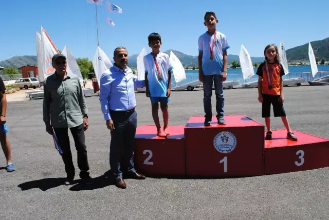 Eğirdir'de Kabotaj Bayramı'nda yelken yarışları düzenlendi
