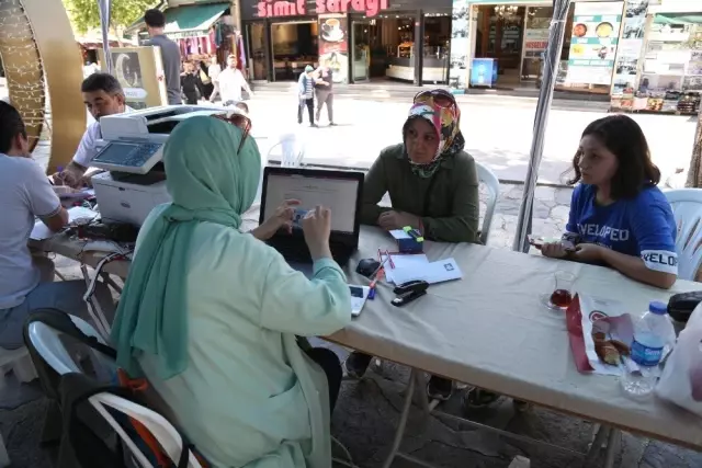 Eyüpsultan'da üniversiteye girecek gençlere tercihte rehberlik hizmeti