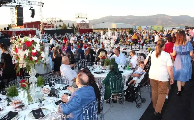 Manisa'da iş dünyası ve protokolü buluşturan sünnet