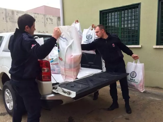 'Mor Yaşam' ile 789 adet hijyen paketi dağıtıldı 'Mor Yaşam' ile 789 adet hijyen paketi dağıtıldı