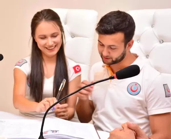 Nikah masasına üniformaları ile oturdular