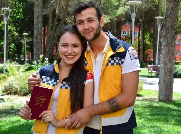 Nikah masasına üniformaları ile oturdular