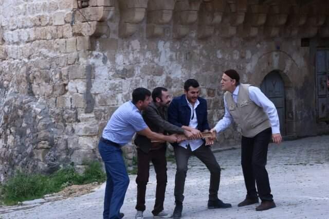 Oyuncular aksan öğrenmek için çekimden önce Mardin'e gitti