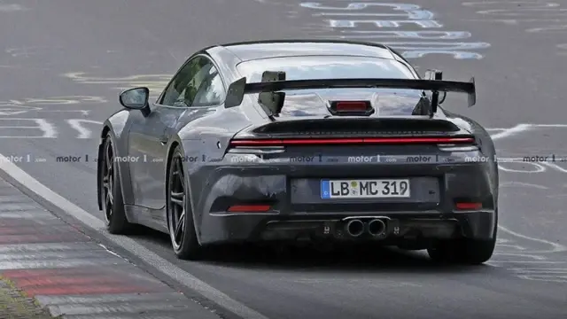 Porsche GT3, 'Uçacak Herhalde' Dedirten Kanatlarıyla Görüntülendi Porsche GT3, 'Uçacak Herhalde' Dedirten Kanatlarıyla Görüntülendi
