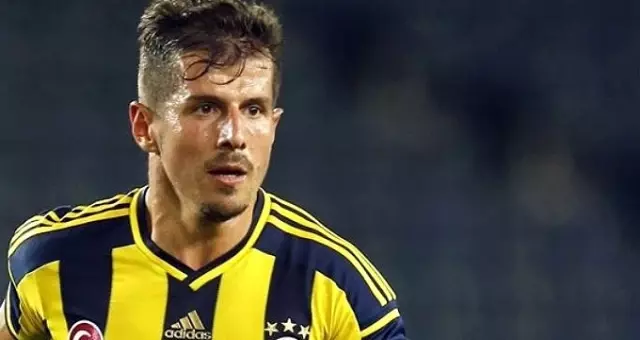 Emre Belözoğlu resmen Fenerbahçe'de! Formayı giydi Emre Belözoğlu resmen Fenerbahçe'de! Formayı giydi