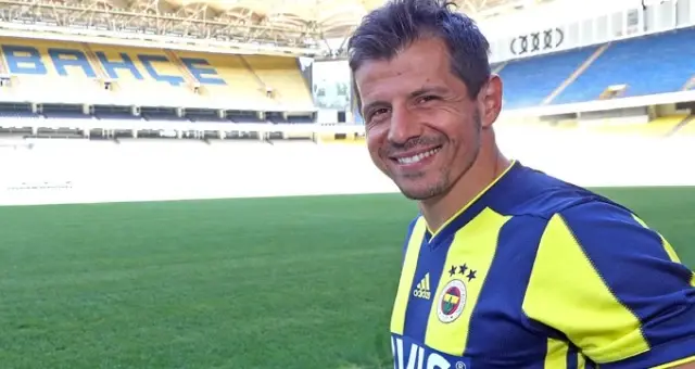 Emre Belözoğlu resmen Fenerbahçe'de! Formayı giydi Emre Belözoğlu resmen Fenerbahçe'de! Formayı giydi