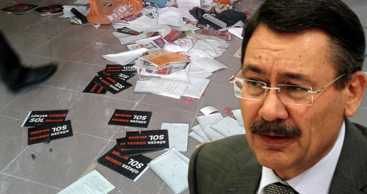 Gökçek'in, 'Ben yaptırmadım' dediği afişlerin belediyenin deposundan çıktığı iddia edildi
