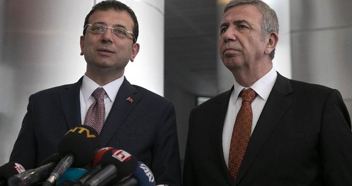 Mansur Yavaş'tan sonra Ekrem İmamoğlu da Atatürk heykelini yıkattı
