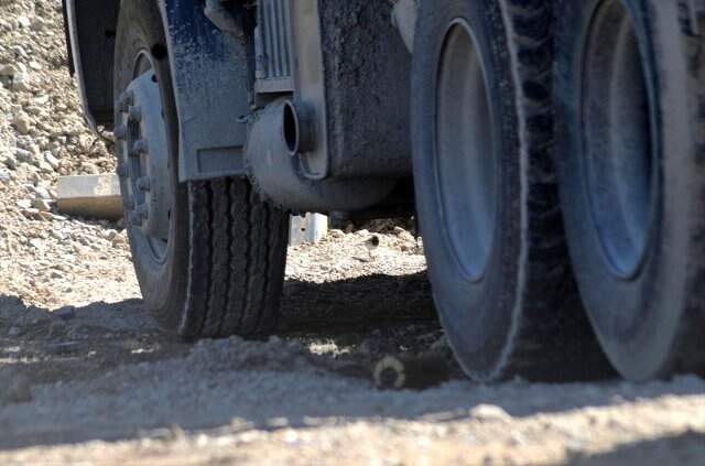 Motorunda kuşun yuva yaptığı kamyon seferden çekildi
