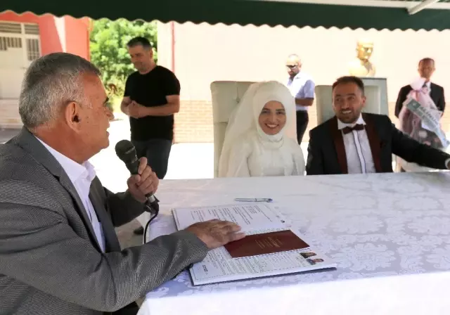 4 belediye başkanlı düğün