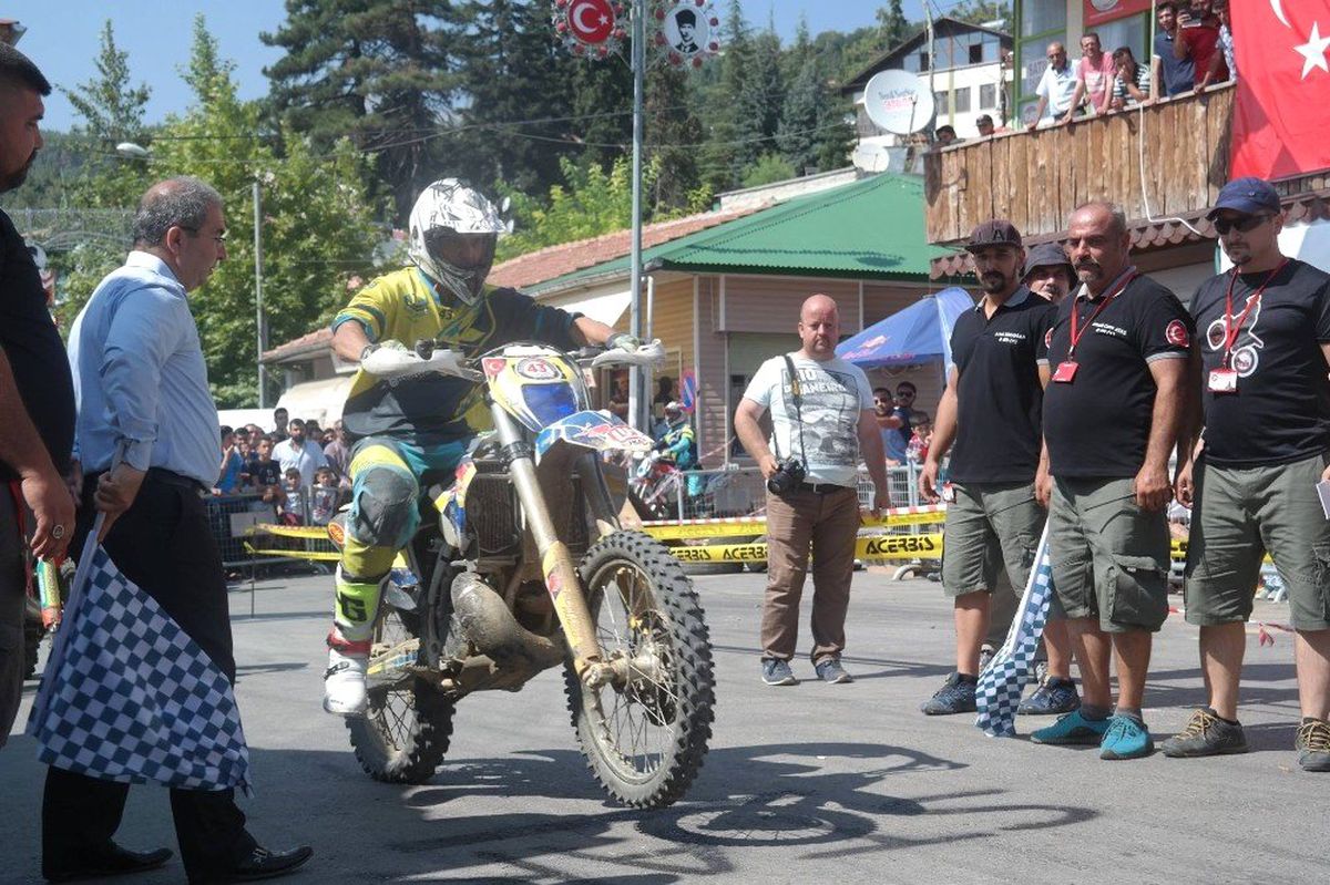 Adrenalin tutkunları Çamlıyayla'da buluşuyor