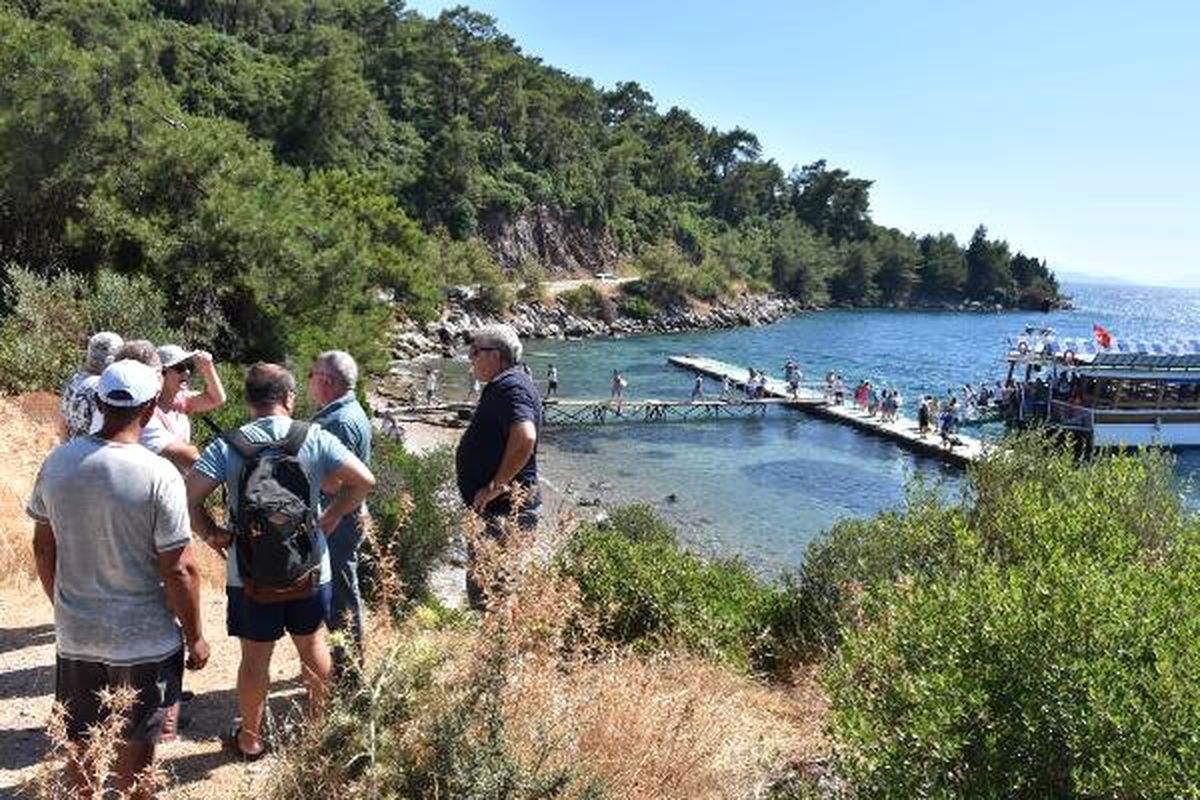 Altınkum Halk Plajı'nda kaçak iskele tepkisi