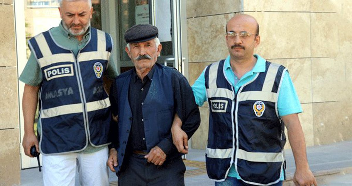 75'lik dede, eşiyle sorunlarını çözmek isteyen kadınları iğrenç tuzağına düşürdü