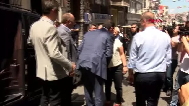 EKREM İMAMOĞLU, HDP İSTANBUL İL BAŞKANLIĞI'NI ZİYARET ETTİ EKREM İMAMOĞLU, HDP İSTANBUL İL BAŞKANLIĞI'NI ZİYARET ETTİ