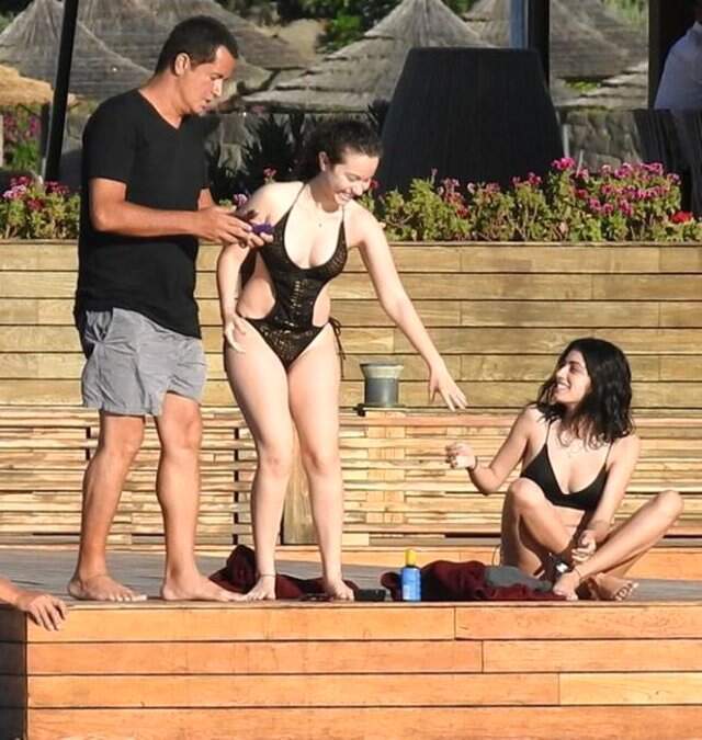 Hayranları Acun Ilıcalı ile fotoğraf çektirmek için birbiriyle yarıştı