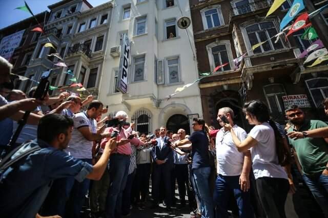 HDP'yi ziyaret eden Ekrem İmamoğlu: Selahattin Demirtaş'ı ziyaret etmek isterim