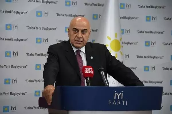 İYİ Parti'li Paçacı: Tarafsız cumhurbaşkanlığı makamına ihtiyaç var