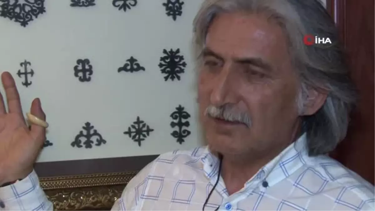 İzmir'in 'sıra dışı' kaymakamı...Makamındaki görevi dışında, at biniyor, el sanatları ile uğraşıyor...