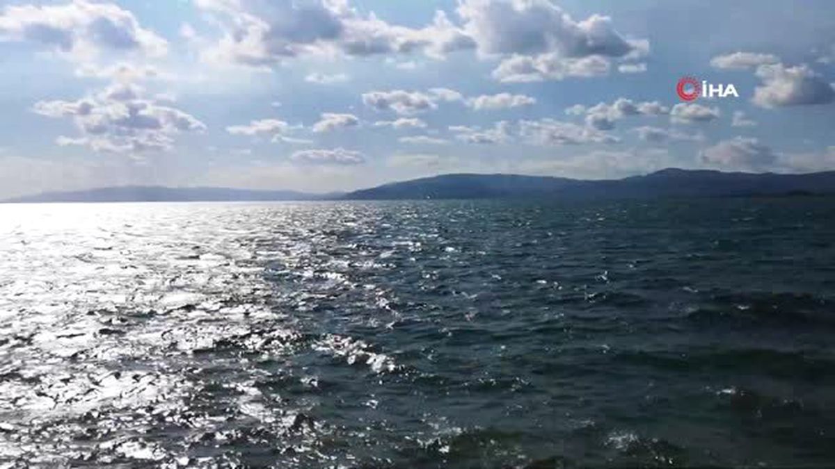 Jetskiden düşen gençlerin kurtarılma anı kamerada