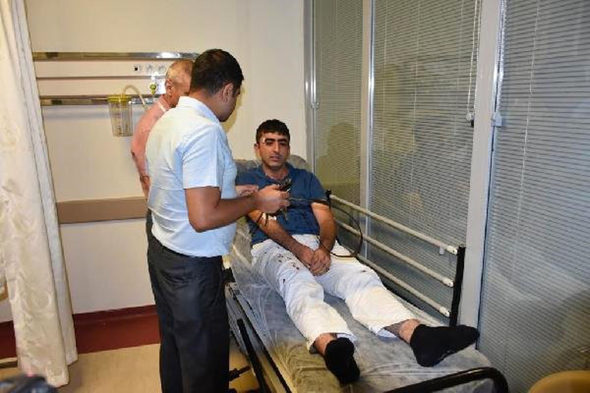 Mardin'de saldırıya uğrayan doktor çifte destek eylemi