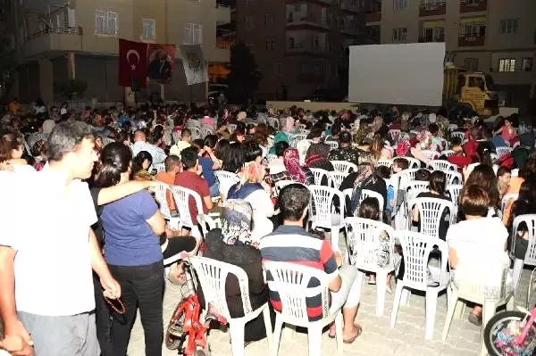 Açık havada aile boyu nostalji sinema keyfi Açık havada aile boyu nostalji sinema keyfi