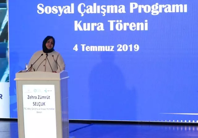 Aile, Çalışma ve Sosyal Hizmetler Bakanı Zehra Zümrüt Selçuk: '2007-2018 yılları arasında OECD ve... Aile, Çalışma ve Sosyal Hizmetler Bakanı Zehra Zümrüt Selçuk: '2007-2018 yılları arasında OECD ve...
