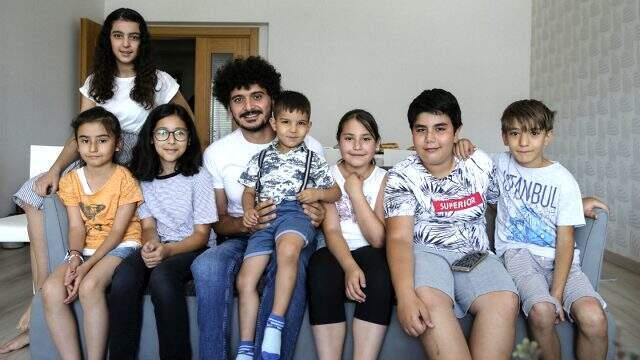 Barış Telli, ilkokulda kendisine protez bacak yaptıran Derya Bakır ile 20 sene ardindan buluştu