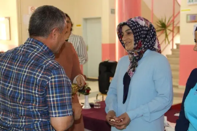 Geleneksel ev yemekleri yarışmasında dereceye girenlere altın ödülü